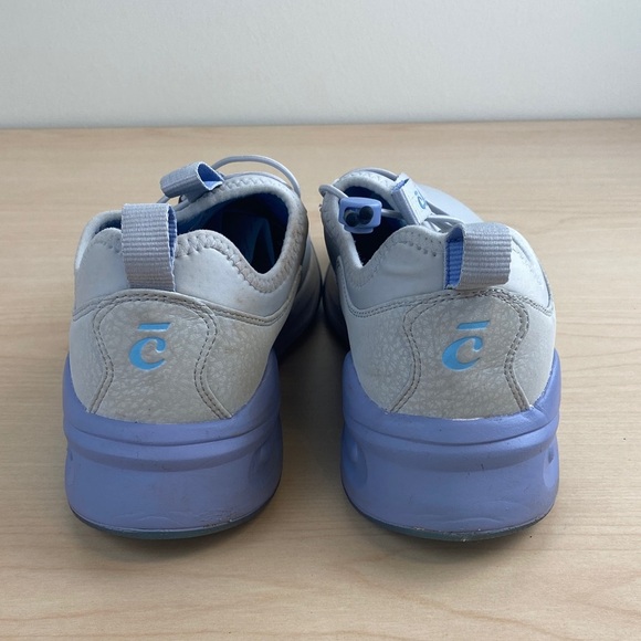 Clove Classic Nursing Shoe Women's Light Gray Sneakers - Picture 4 of 11